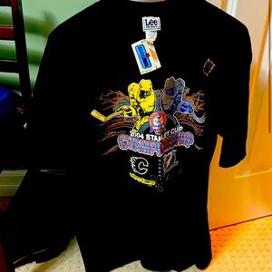 NWT 2004 NHL Tampa Bay Lightning Calgary Flames Stanley Cup T-shirt vintage
